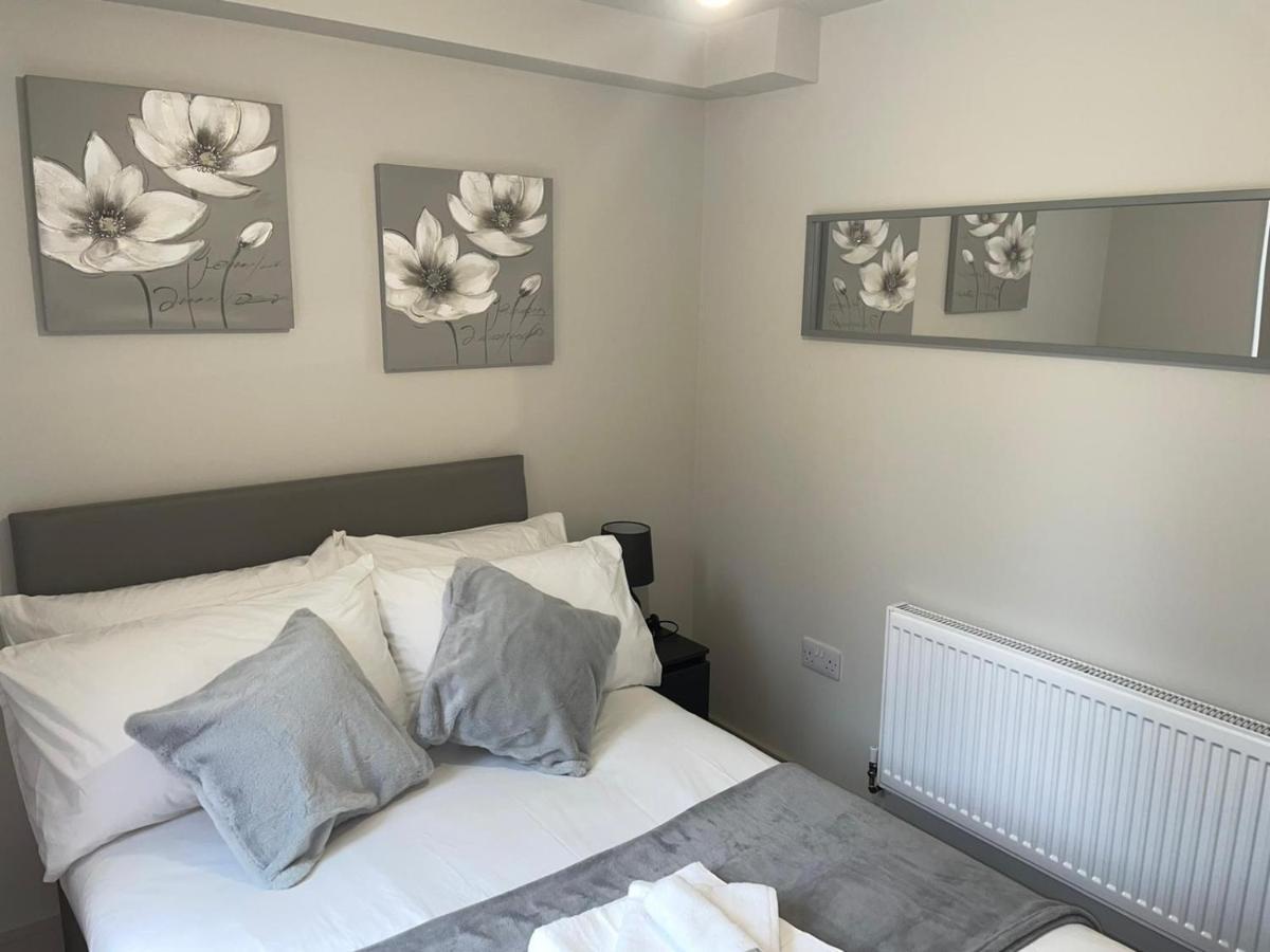 Wimbledon Luxury 3Bedroom Apartment Raynes Park Exterior foto